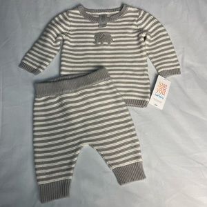 Carters gray and white outfit size 3m